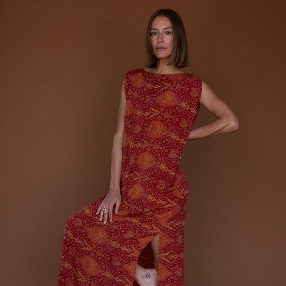 The Cleopatra dress is a stunning and unique piece Handmade with elegance ♻️ - Picture 5 of 11